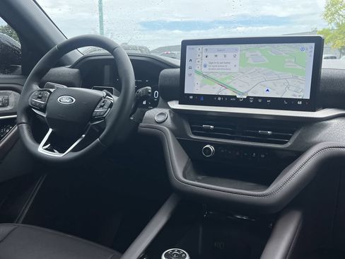 New 2026 Ford Explorer Platinum RWD image 3