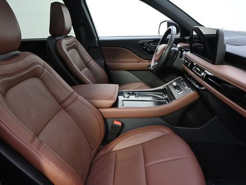 New 2026 Lincoln Aviator Reserve w/ Jet Appearance Package AWD/4WD image 16