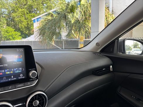 Used 2025 Nissan Sentra SV FWD image 35