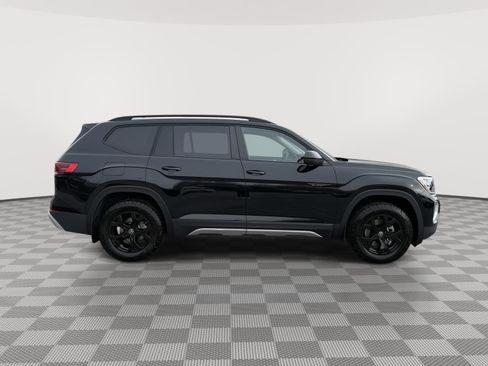 New 2026 Volkswagen Atlas Peak Edition image 2