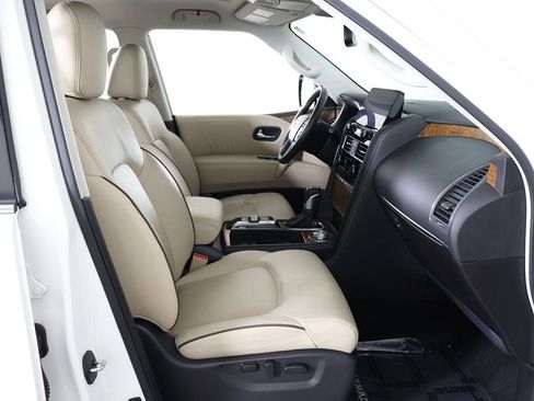 Used 2024 Nissan Armada SL w/ Captain's Chairs Package image 33