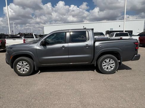 Used 2022 Nissan Frontier SV w/ Technology Package AWD/4WD image 2