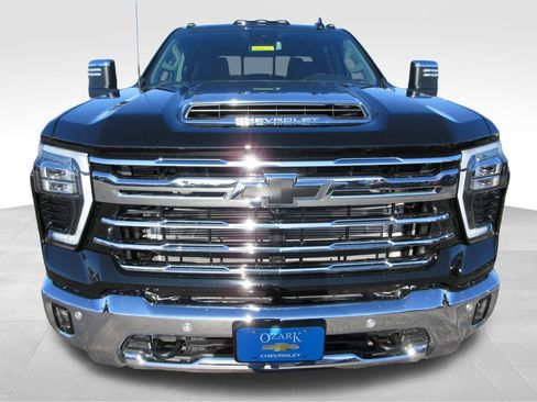 New 2026 Chevrolet Silverado 3500 LTZ w/ LTZ Plus Package AWD/4WD image 8