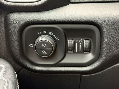 Used 2021 RAM 2500 Laramie AWD/4WD image 19