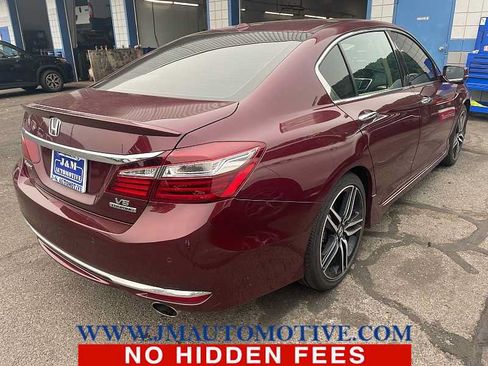 Used 2017 Honda Accord Touring image 4