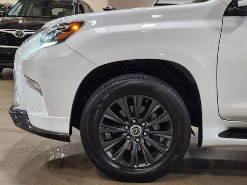 Used 2020 Lexus GX 460 Luxury w/ Luxury Sport Package AWD/4WD image 5