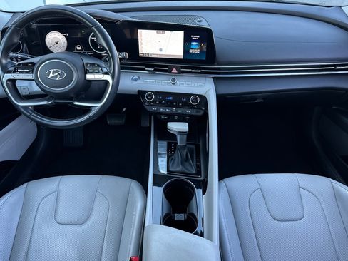 Used 2023 Hyundai Elantra Limited w/ Preferred Accessory Package FWD image 13