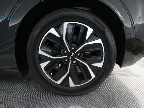 Used 2024 Kia EV6 GT-Line w/ GT-Line White Seat Package RWD image 9