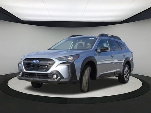 New 2025 Subaru Outback Premium image 3