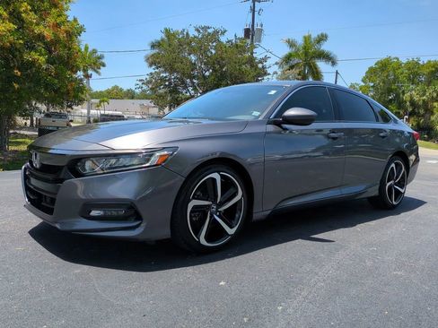 Used 2018 Honda Accord Sport image 8