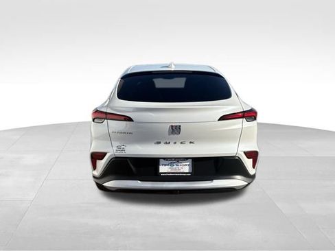 Used 2024 Buick Envista Preferred w/ Convenience II Package image 6