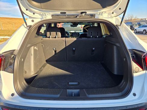 Used 2024 Chevrolet Trax RS w/ Driver Confidence Package image 28