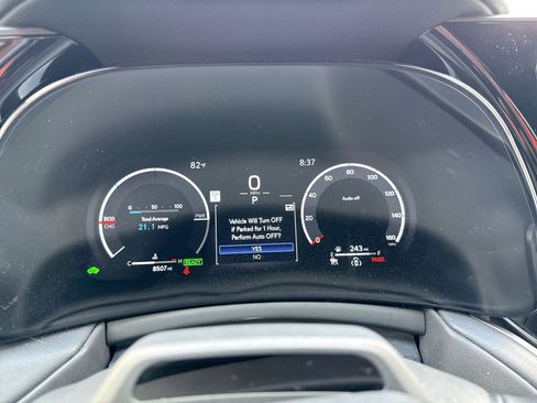 Used 2025 Lexus TX 500h AWD w/ Technology Package image 10