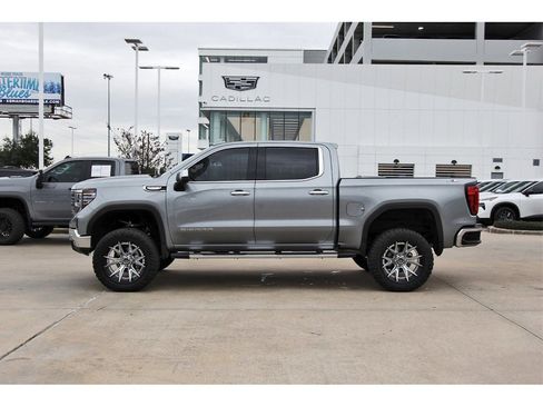 Used 2025 GMC Sierra 1500 SLT image 3