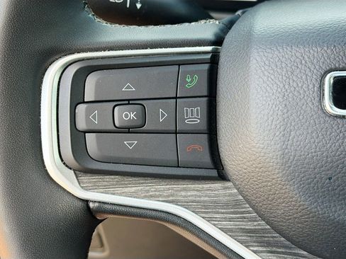 Used 2024 Jeep Wagoneer L Series II w/ Flexible Seating Group RWD image 17