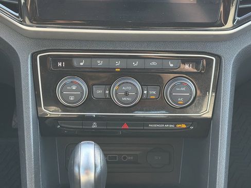 Used 2020 Volkswagen Atlas Cross Sport SEL image 16