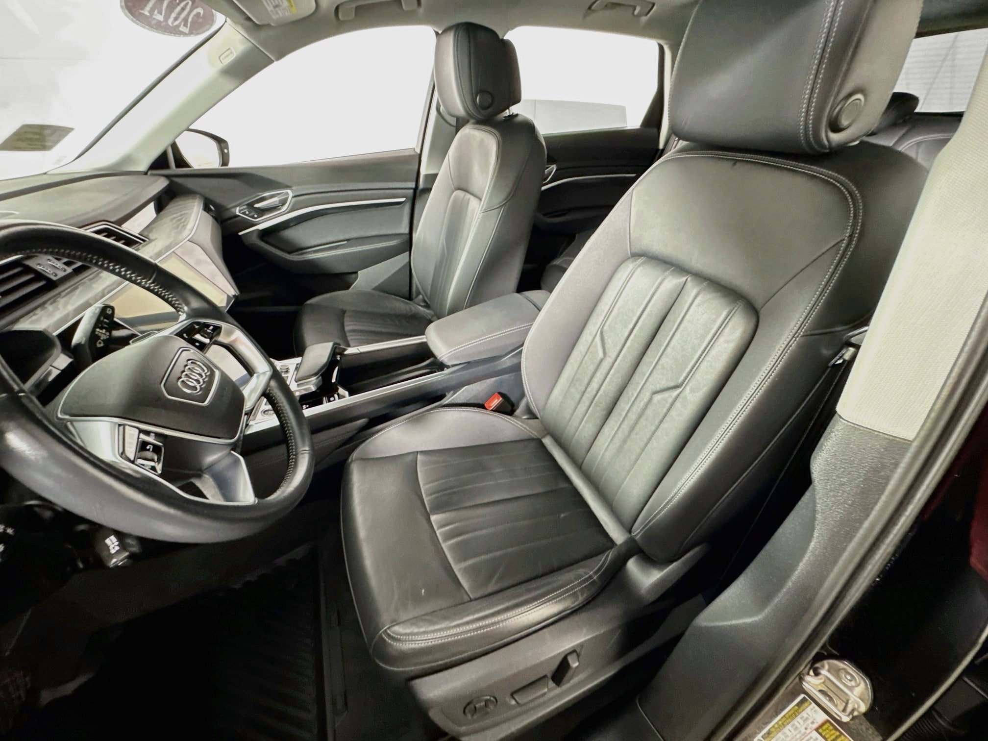 Used 2021 Audi e-tron Premium w/ Convenience Plus Package AWD/4WD image 15