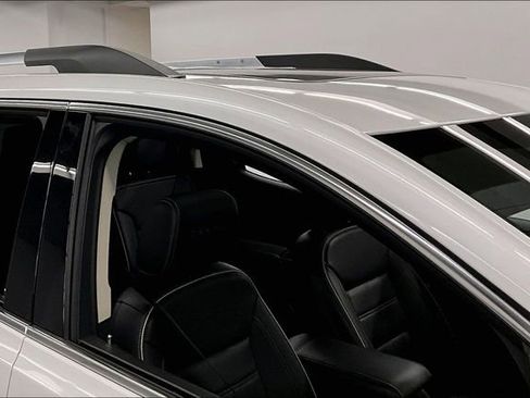 Used 2023 GMC Acadia Denali w/ Denali Ultimate Package image 11