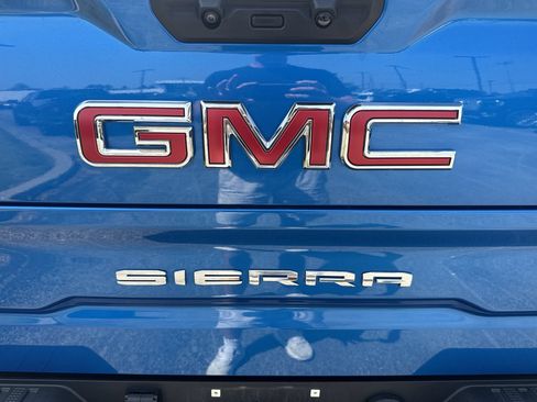 Used 2024 GMC Sierra 1500 AT4 w/ Technology Package AWD/4WD image 31
