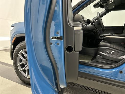 Used 2023 Rivian R1T Adventure image 30