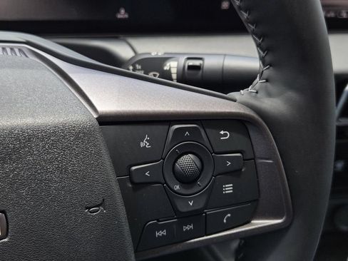 New 2027 Nissan Sentra SV w/ Floor Mat Package FWD image 25