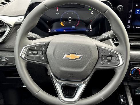 New 2026 Chevrolet TrailBlazer LT w/ LT Cold Weather Package FWD image 14