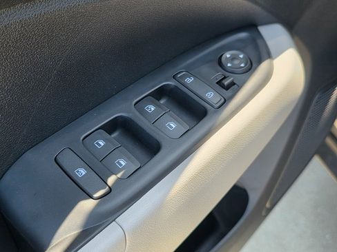 New 2025 Hyundai Venue SEL image 19