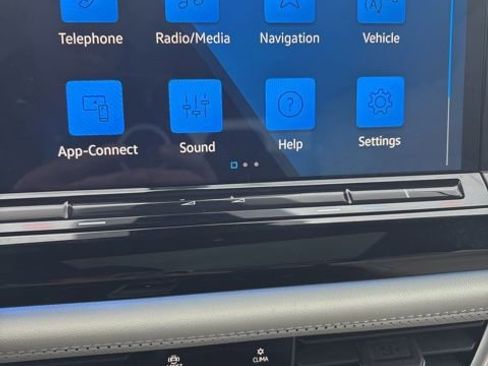 Used 2024 Volkswagen Atlas Cross Sport SEL Premium R-Line image 20