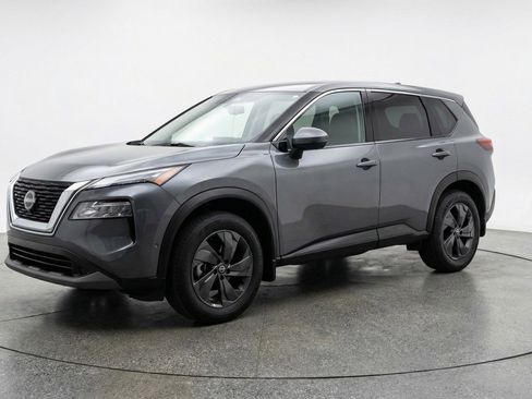 Used 2025 Nissan Rogue SV FWD image 3