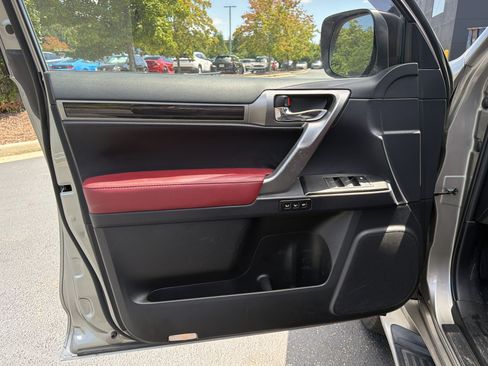 Used 2023 Lexus GX 460 Premium w/ Premium Package AWD/4WD image 16