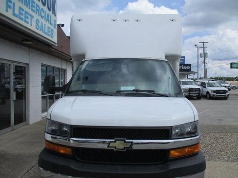 Used 2020 Chevrolet Express 4500 w/ Power Convenience Package image 2
