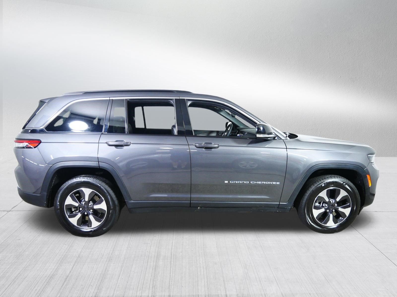 Used 2024 Jeep Grand Cherokee Limited 4xe AWD/4WD image 8