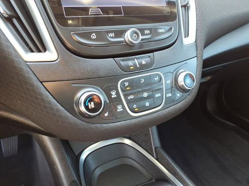 Used 2022 Chevrolet Malibu LT image 23