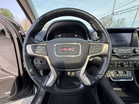 Used 2018 GMC Terrain Denali w/ Advanced Safety Package image 22