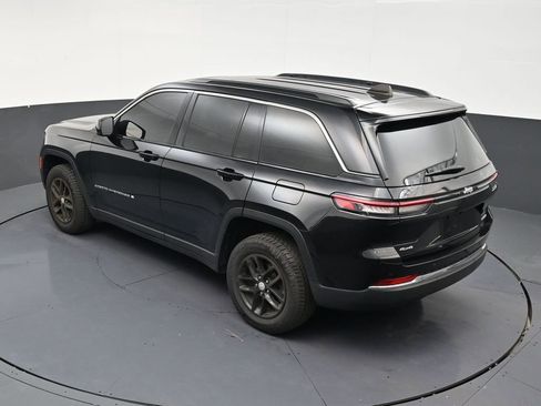 Used 2024 Jeep Grand Cherokee Laredo X w/ Luxury Tech Group I AWD/4WD image 14