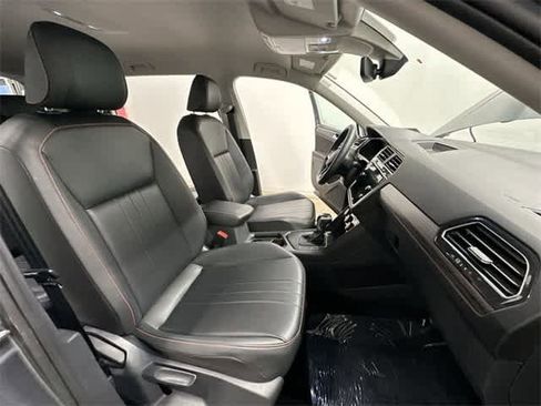 Certified 2024 Volkswagen Tiguan SE image 21