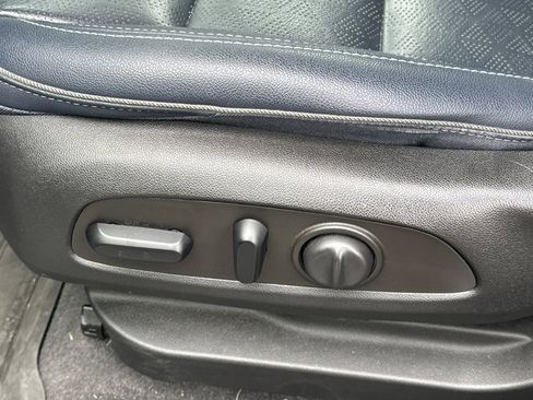 Used 2022 Chevrolet Bolt EUV LT w/ Convenience Package image 14