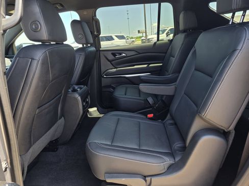Used 2024 Chevrolet Traverse LT AWD/4WD image 24