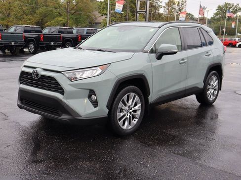 Used 2020 Toyota RAV4 XLE Premium image 32