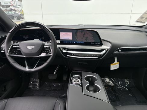 New 2026 Cadillac Lyriq Luxury AWD/4WD image 19
