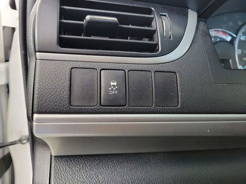 Used 2014 Toyota Camry SE FWD image 13