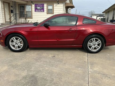 Used 2014 Ford Mustang Coupe image 2