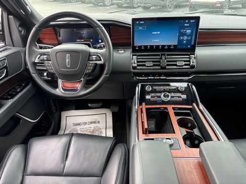 Certified 2024 Lincoln Navigator Premiere AWD/4WD image 28