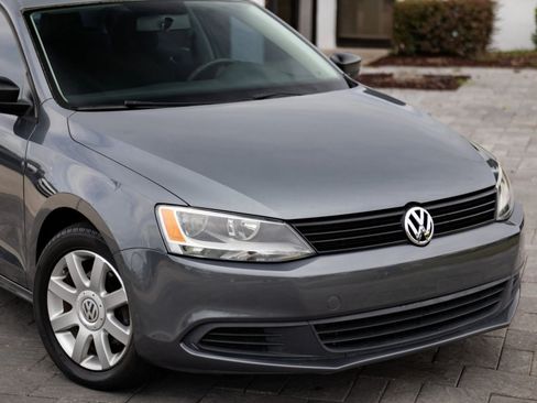 Used 2013 Volkswagen Jetta S FWD image 3