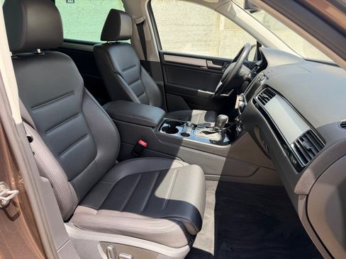 Used 2012 Volkswagen Touareg VR6 AWD/4WD image 25