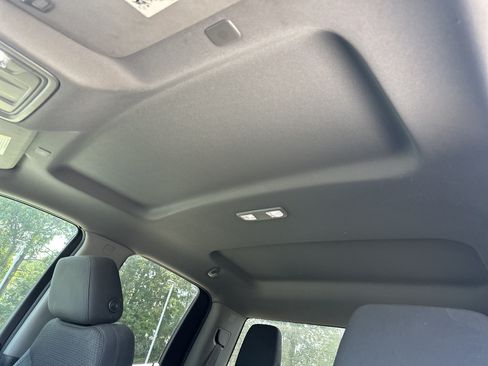 Used 2020 Chevrolet Silverado 1500 Custom w/ Custom Value Package AWD/4WD image 28