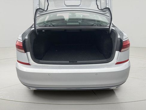 Used 2020 Volkswagen Passat 2.0T SEL FWD image 11