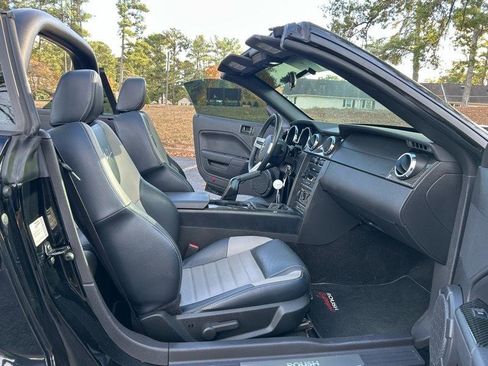 Used 2006 Ford Mustang GT RWD image 19