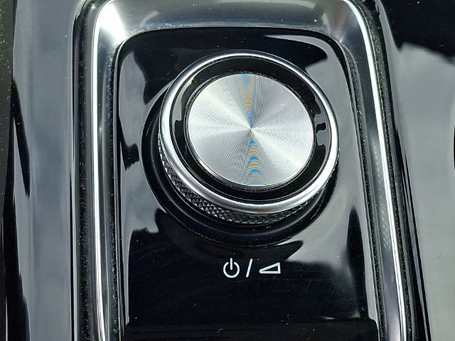 Used 2024 Buick Envision Avenir AWD/4WD image 25