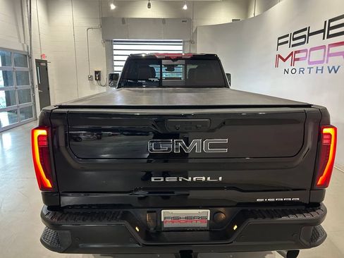 Used 2025 GMC Sierra 2500 Denali Ultimate AWD/4WD image 5